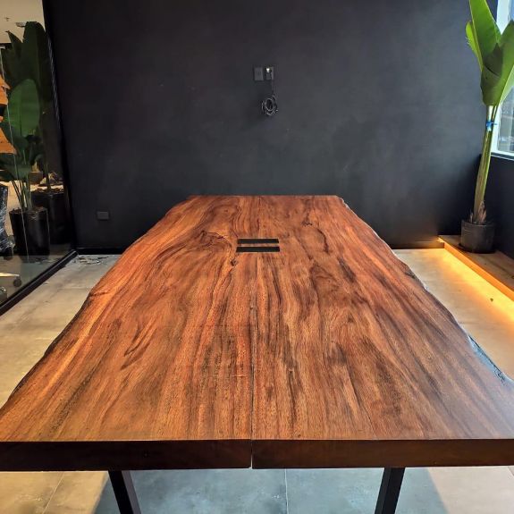 LIVE EDGE MAURI